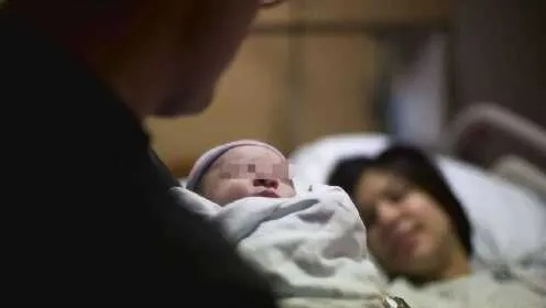 62岁高龄孕妇的奇迹，失去的儿子，以另一种方式归来